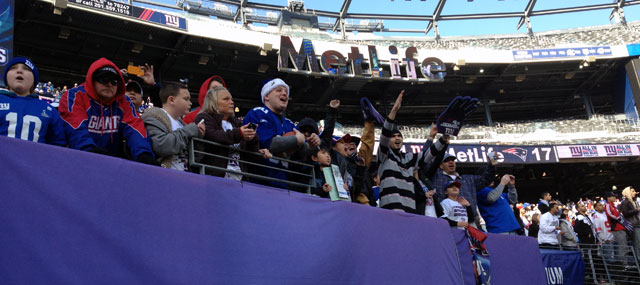 Giants Fans Pack Stadium to Honor Super Bowl Champs