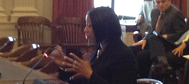 Assembly Panel Approves Increasing Minimum Wage