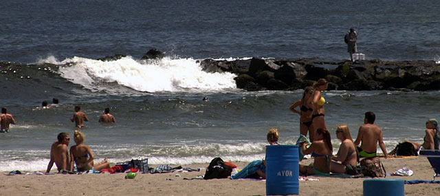 A Smartphone App for Rip Current Aids Lifeguards and Researchers