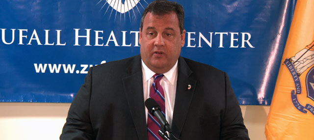 Ahead of Presidential Debate, Christie Raises the Bar for Romney