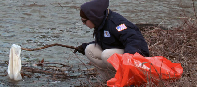NJ Youth Corps of Phillipsburg Cleans Up Delaware River with ‘Dash for the Trash’