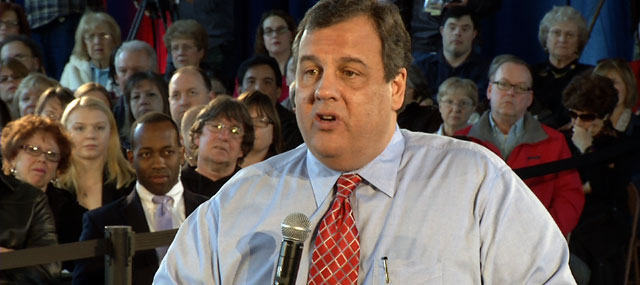 Christie Threatens to Name Homeowners Who Won’t Allow Protective Dunes