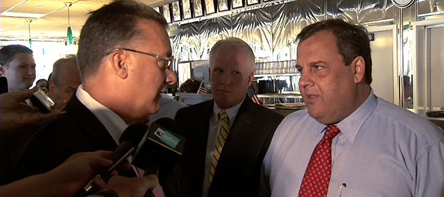 Christie Refused Comment on Feud with Paul, Picks Up Endorsement from Secaucus Mayor