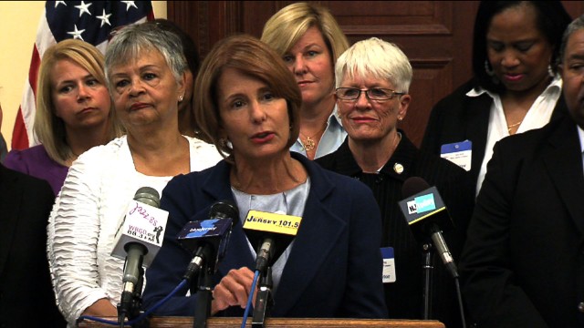 On Women’s Equality Day, Officials Call for Increased Minimum Wage