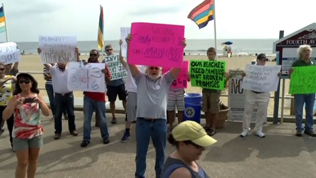 Christie Wraps Up Shore Tour Amid Some Protesters