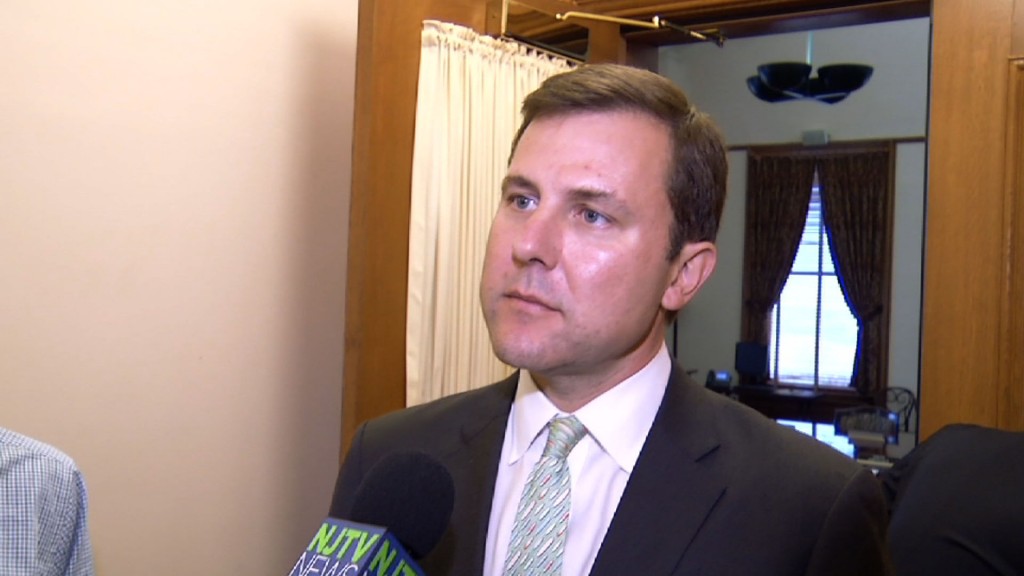 Kean Remains Senate Minority Leader Despite Challenge; Prieto Takes Over as Assembly Speaker