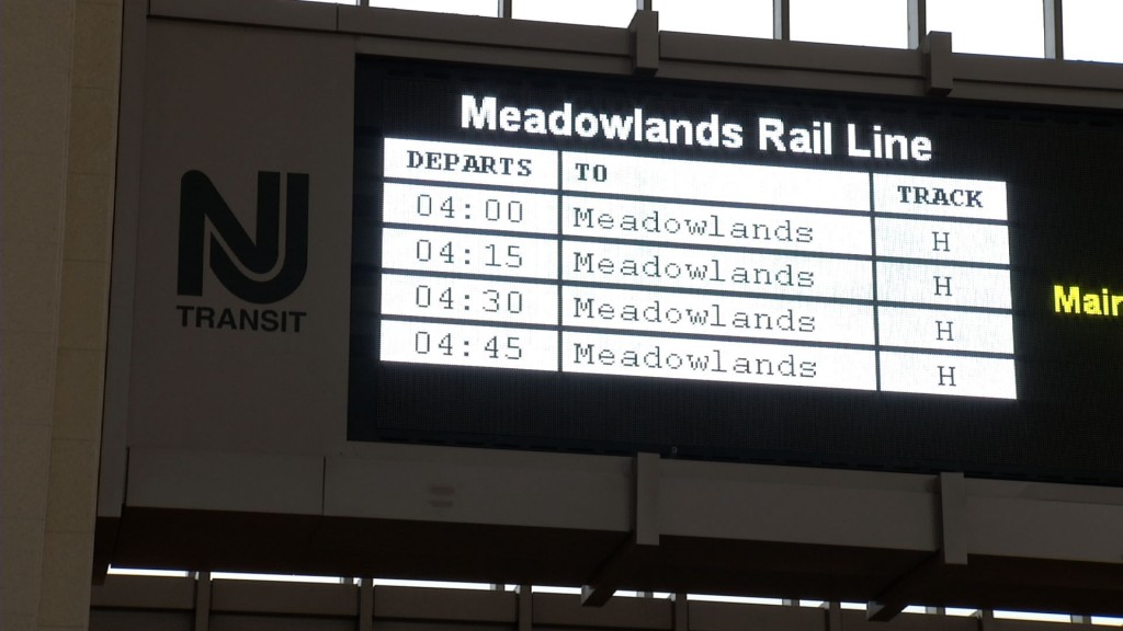 Organizers Encourage Mass Transit Use to Super Bowl XLVIII