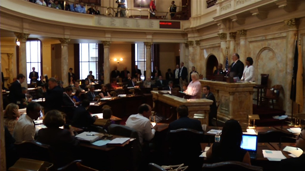 Senate Leaders In A Feud Over Financial Cuts