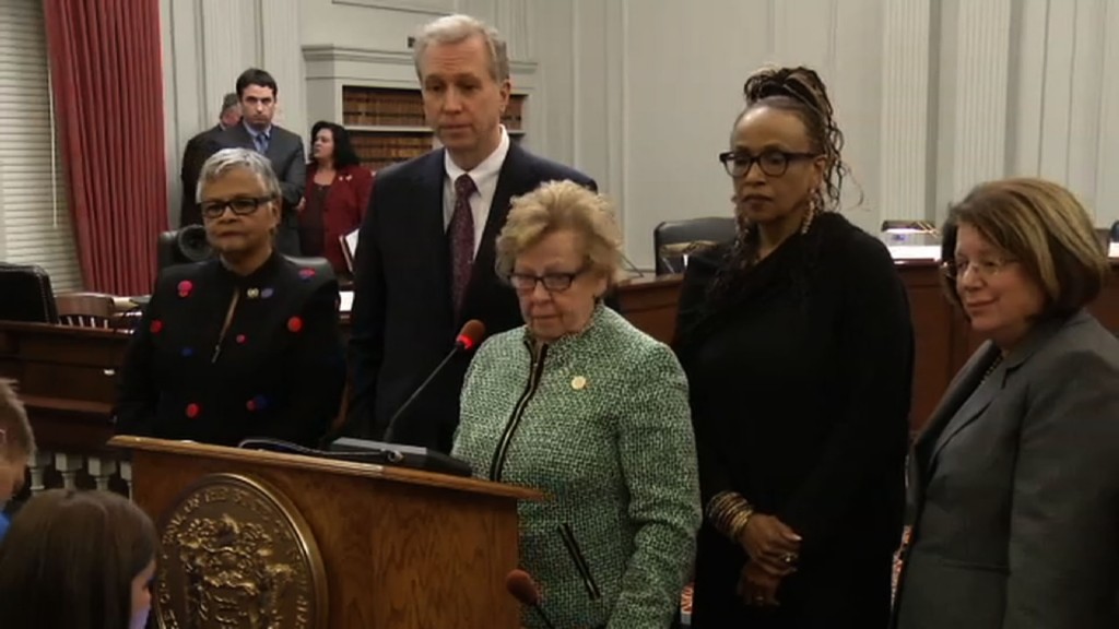 Committee Votes to Compel Christie Staffers to Comply with Subpoenas