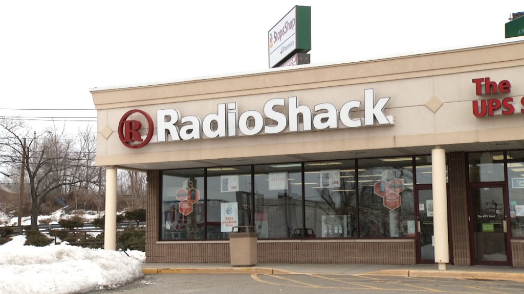 Retail Chains Close Stores Amid Online Competition