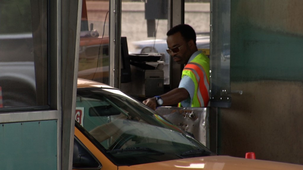 NJ Turnpike Authority Considers Privatizing Toll Collectors