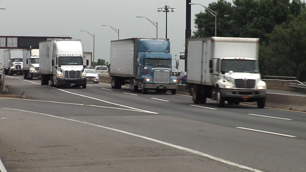 Federal Investigators Are Looking At Commercial Trucking Safety
