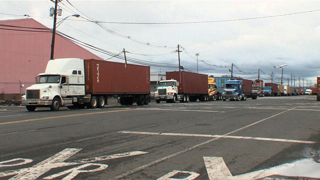 Trucking Companies Struggle to Find Drivers