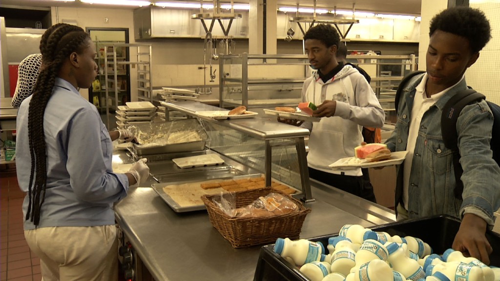32 NJ School Districts Offer Free Breakfast and Lunch