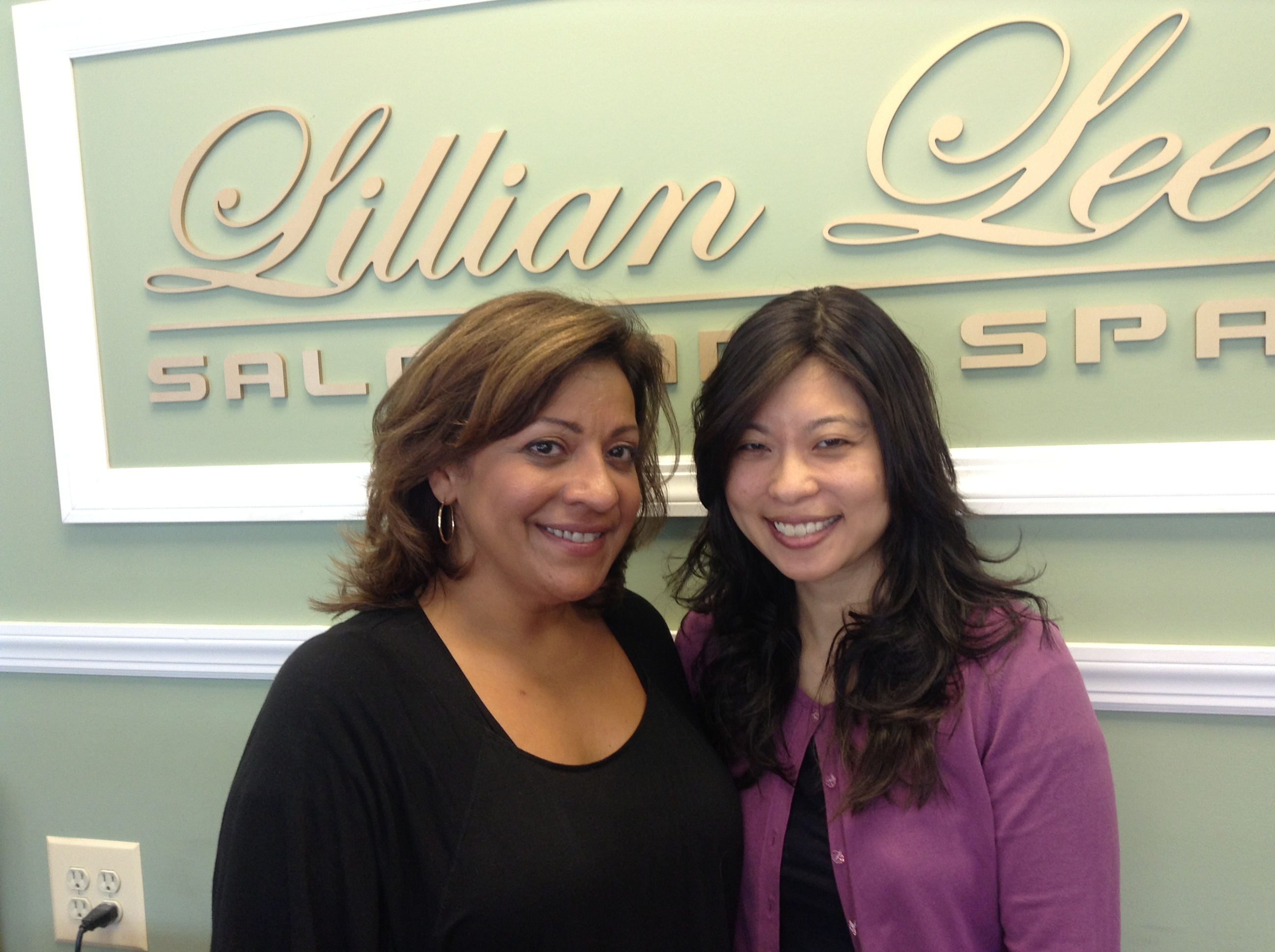 Do Wonders Donates Wigs to Women with Cancer