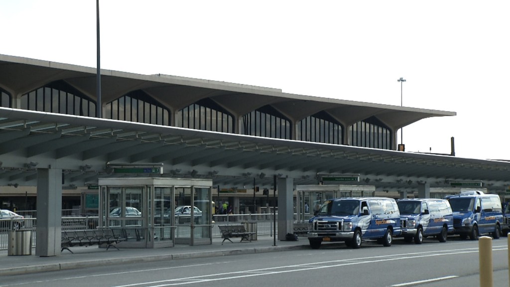 Newark Airport Ebola Screenings Begin