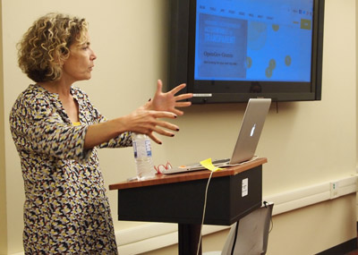 Political Reporters Learn Where to Find Information