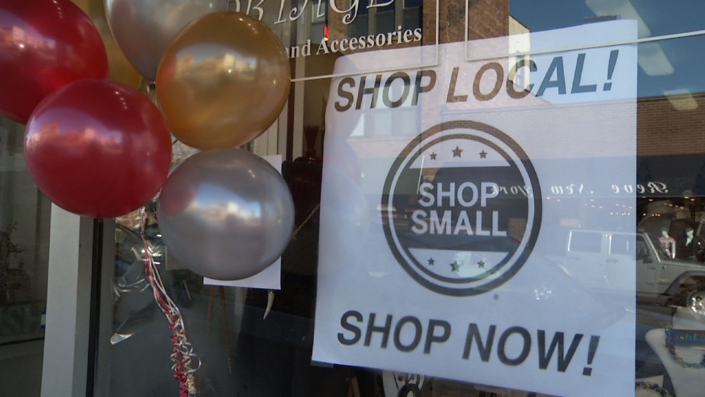 Small Businesses Try to Cash in for the Holiday Shopping Season