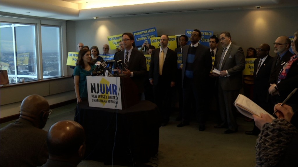 Bipartisan Coalition Calls for Legalizing Marijuana