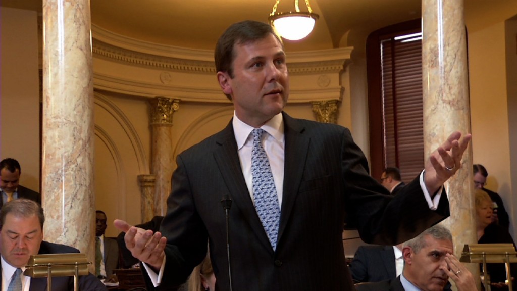 Sen. Kean Wants to Eliminate State Worker Residency Requirement