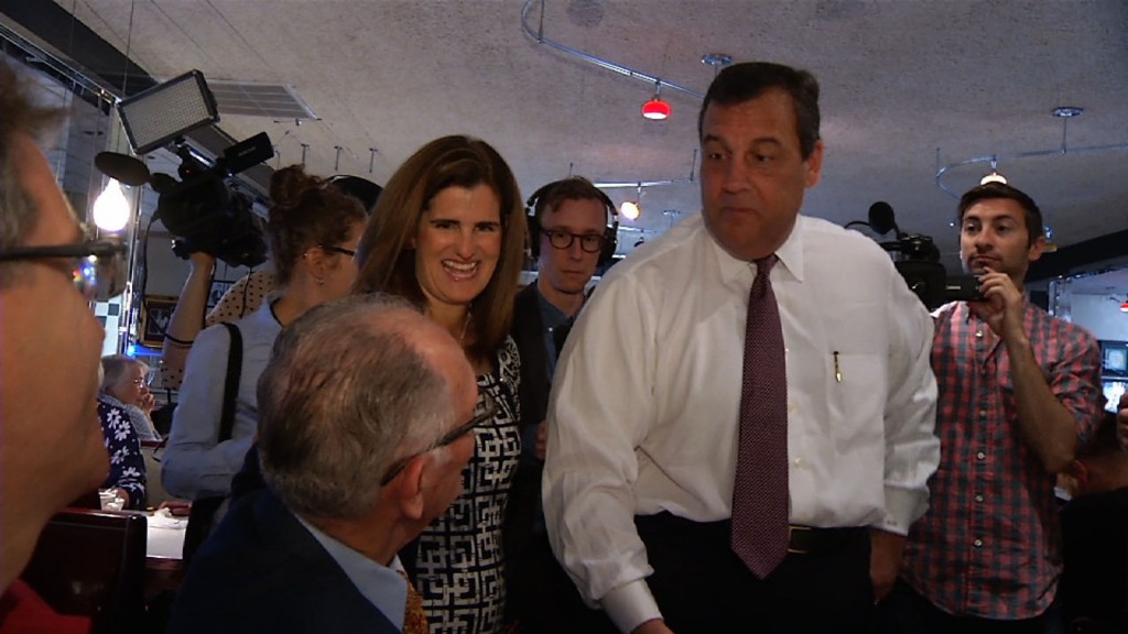 Christie Greets New Hampshire Residents, Discusses Political Issues