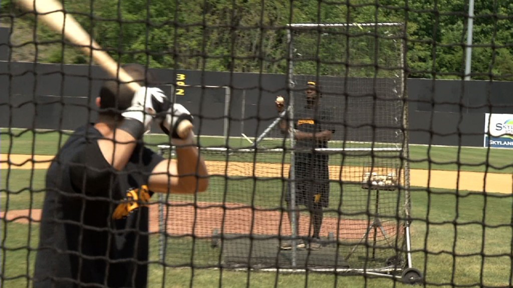 Sussex County Miners Honor Veterans During Season Home Opener