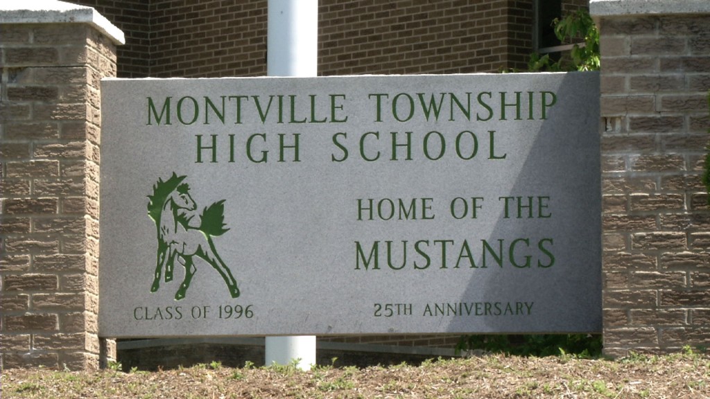 Some Legislators Work to Repeal Superintendent Salary Cap