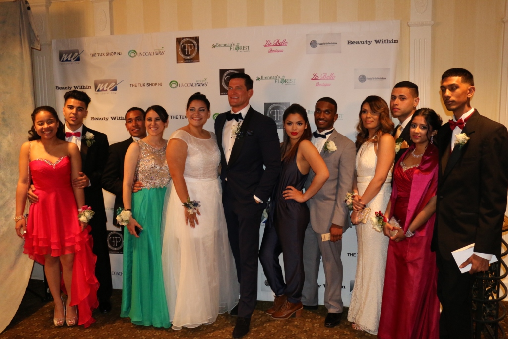 NY Giants’ Punter Holds Second Project Prom