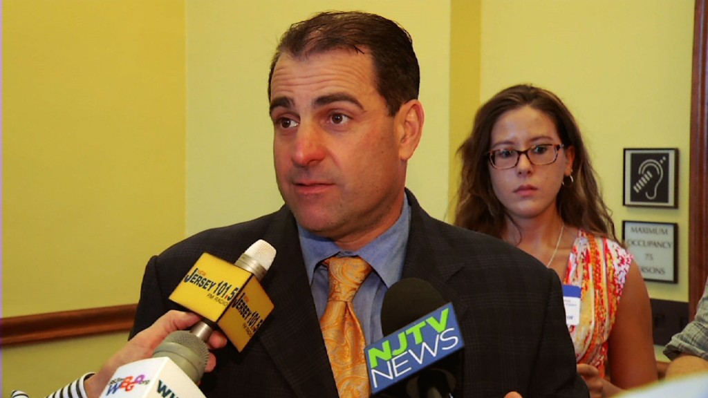 Democrats Propose Budget with Full Pension Payment