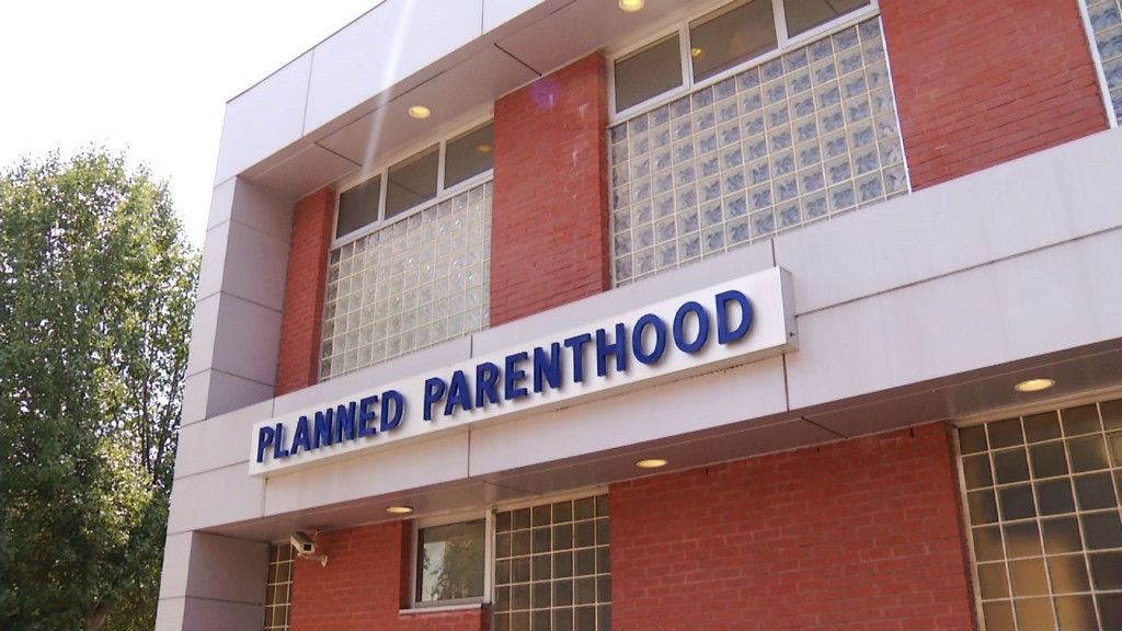 NJ Protestors Demand Congress Strip Planned Parenthood Funding