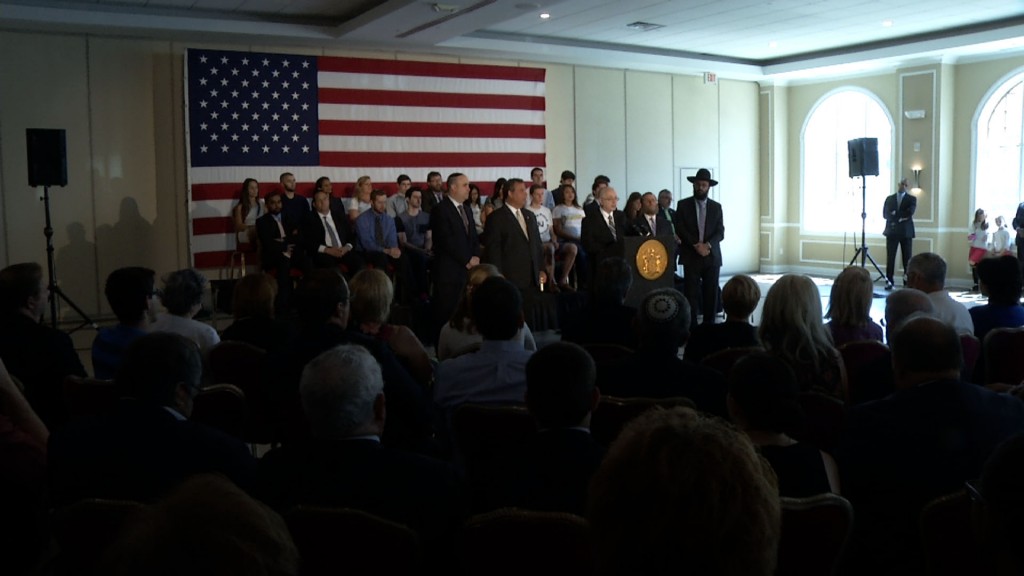 Aug. 25, 2015: NJTV News with Mary Alice Williams