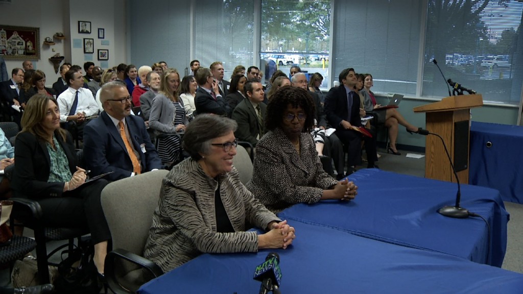 Oct. 7, 2015: NJTV News with Mary Alice Williams