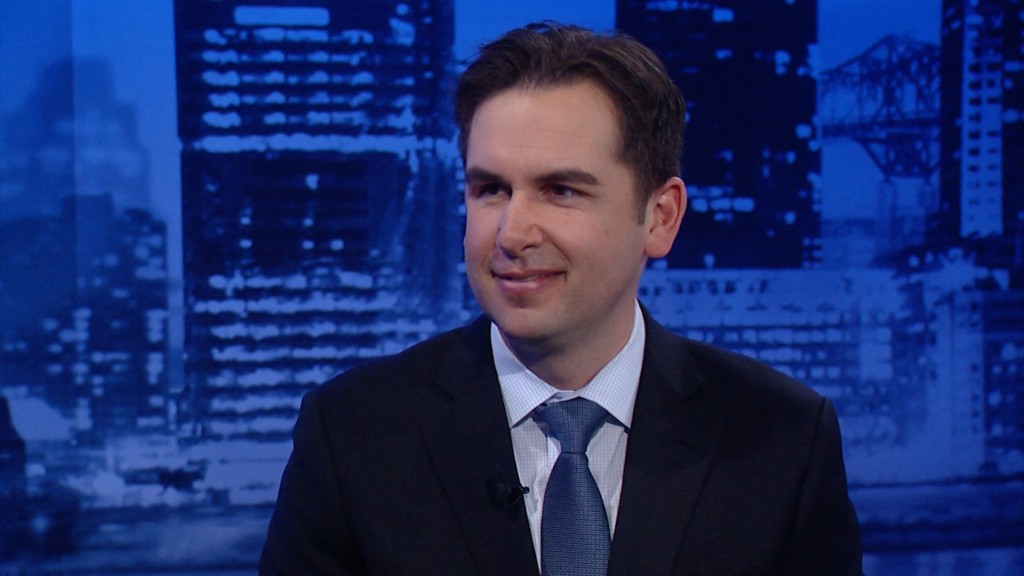 Jersey City Mayor Steve Fulop Signs Executive Order for $15 Minimum Wage