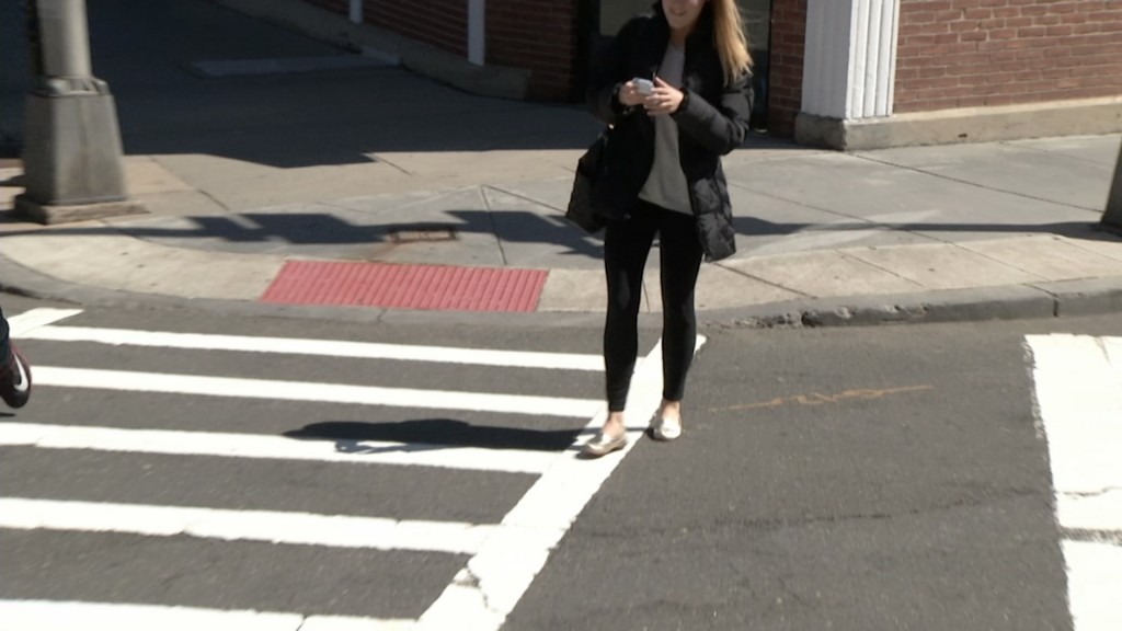 Bill Proposes $50 Fine, Possible Jail Time for Distracted Walking