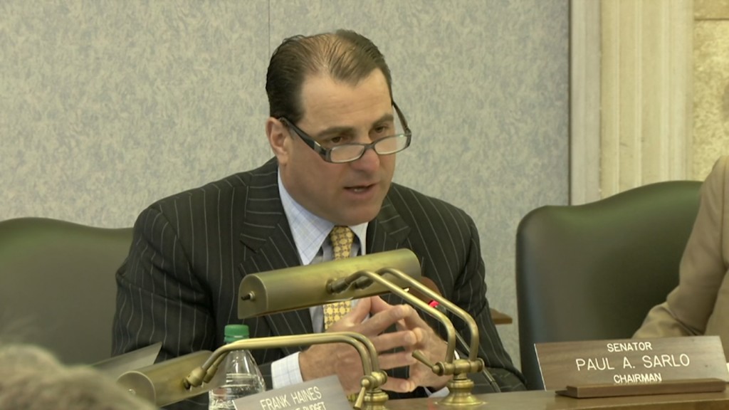 Senate Budget Chairman Calls for Increasing Gas Tax
