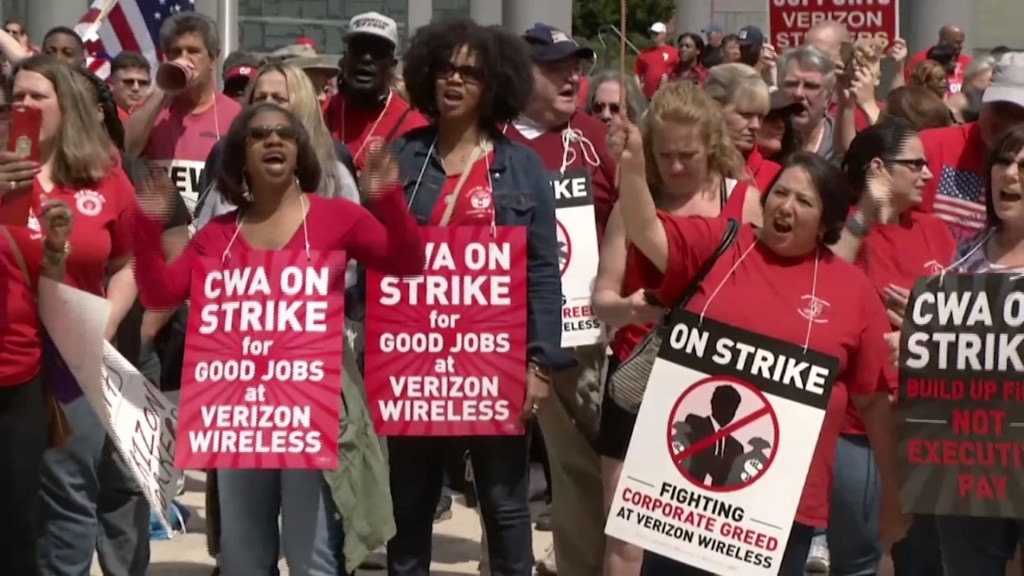 Massive Rally Shows Union Support for Striking Verizon Workers; Management Unimpressed
