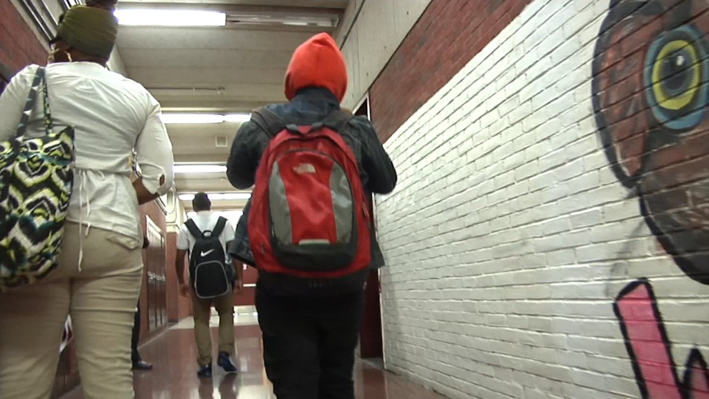 Newark Mayor, Governor Blame Each Other for School Trouble