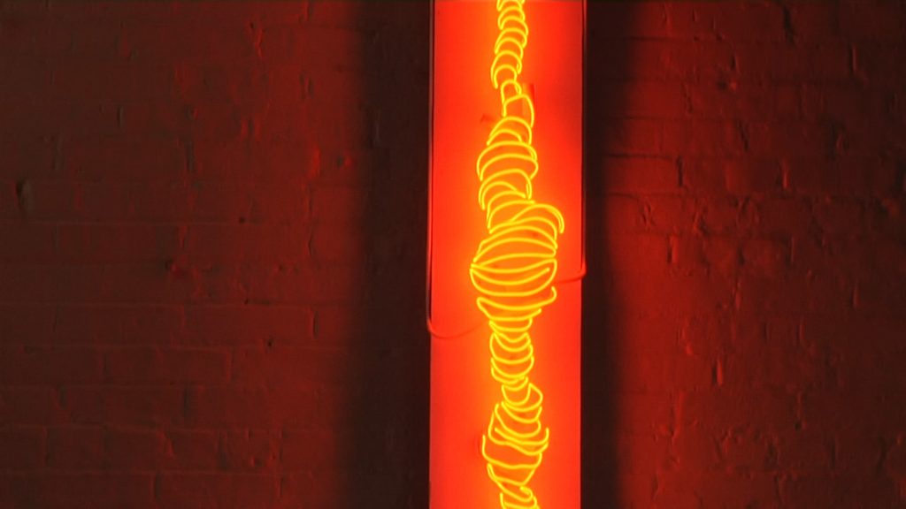 419 Neon Demonstrates the Science Behind Signage