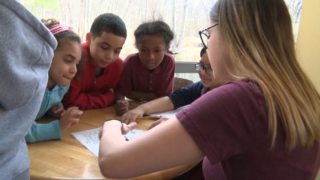 Elementary School Students Learn Science from Future Teachers