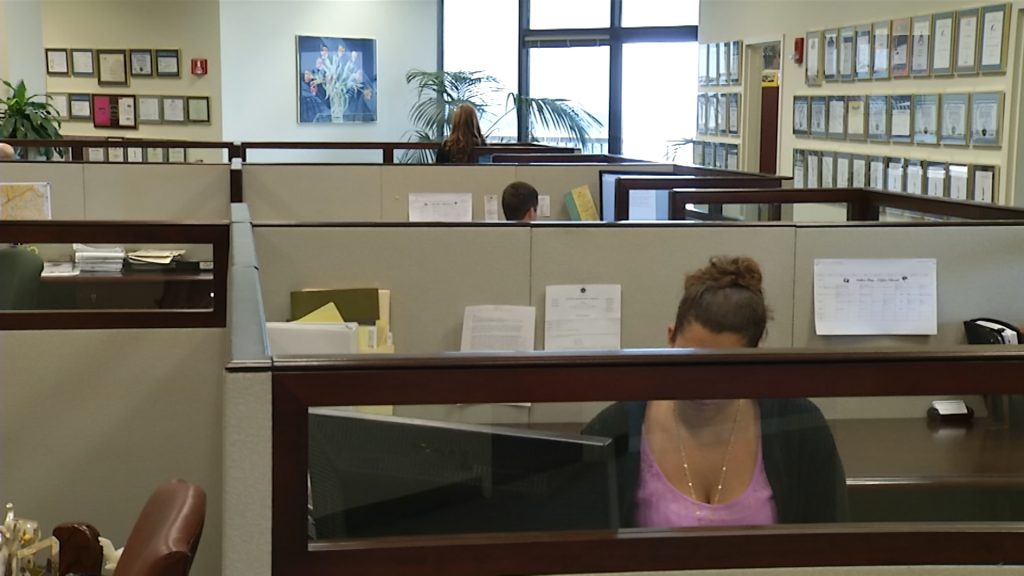 Bill seeking to close gender pay gap passes Assembly
