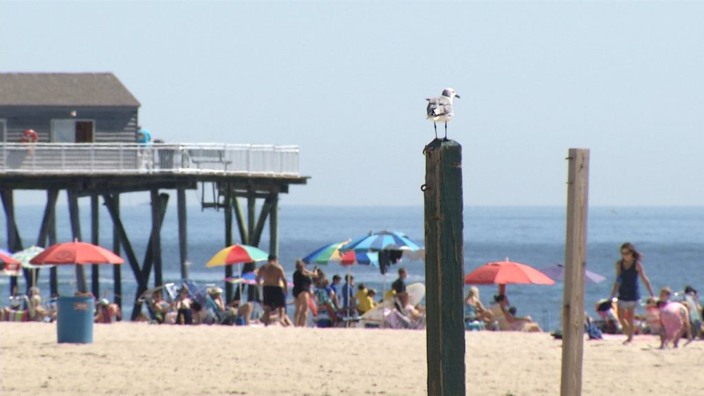 Governor signs law that strengthens public access to beaches