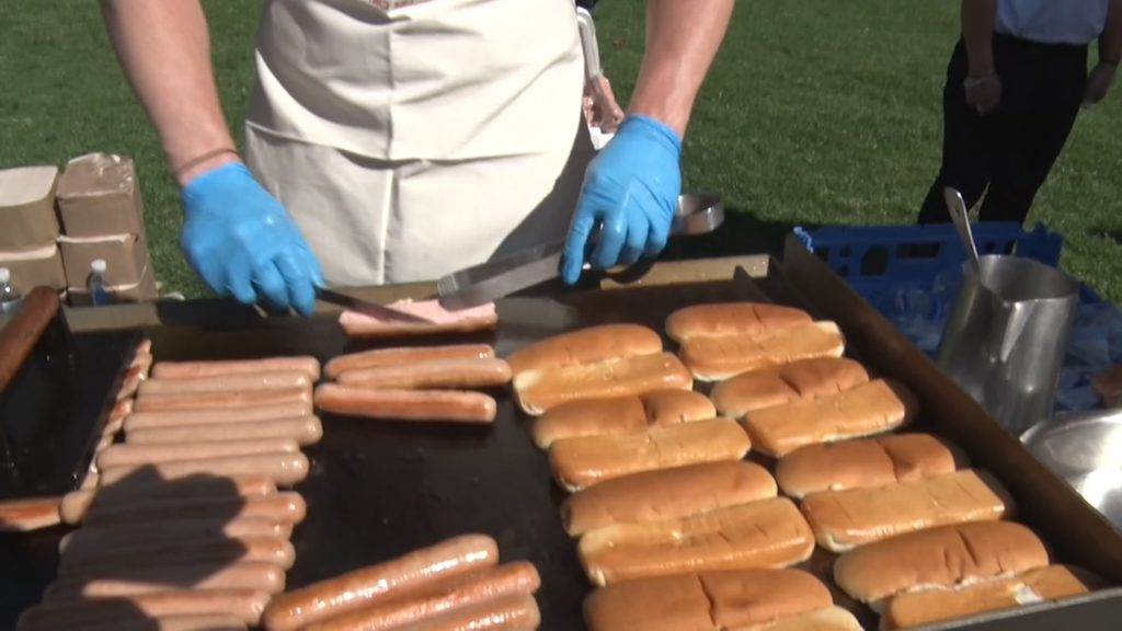 How hot dogs came to America
