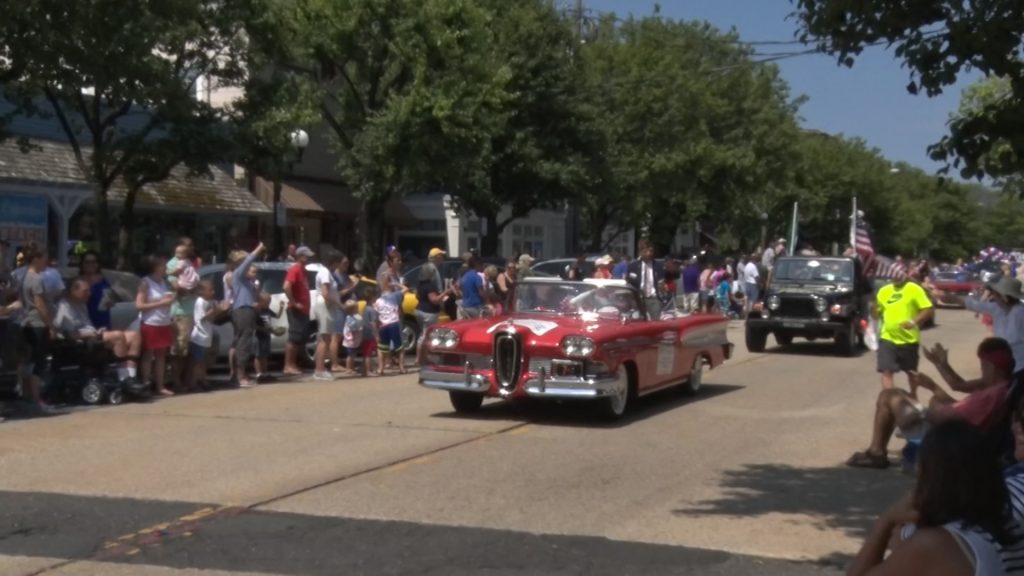 Shore residents show American pride at Independence Day parade