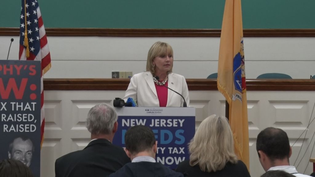Guadagno talks taxes, bashes Murphy at campaign event