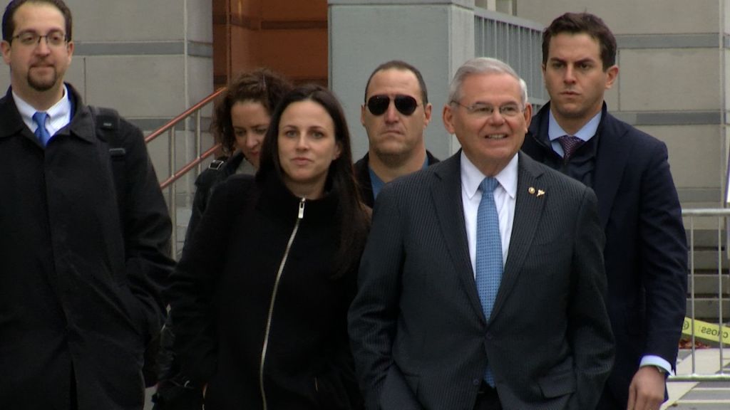 Another day with no verdict at Menendez trial