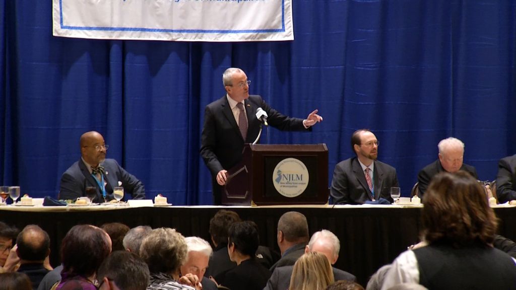 Murphy outlines agenda at League of Municipalities event