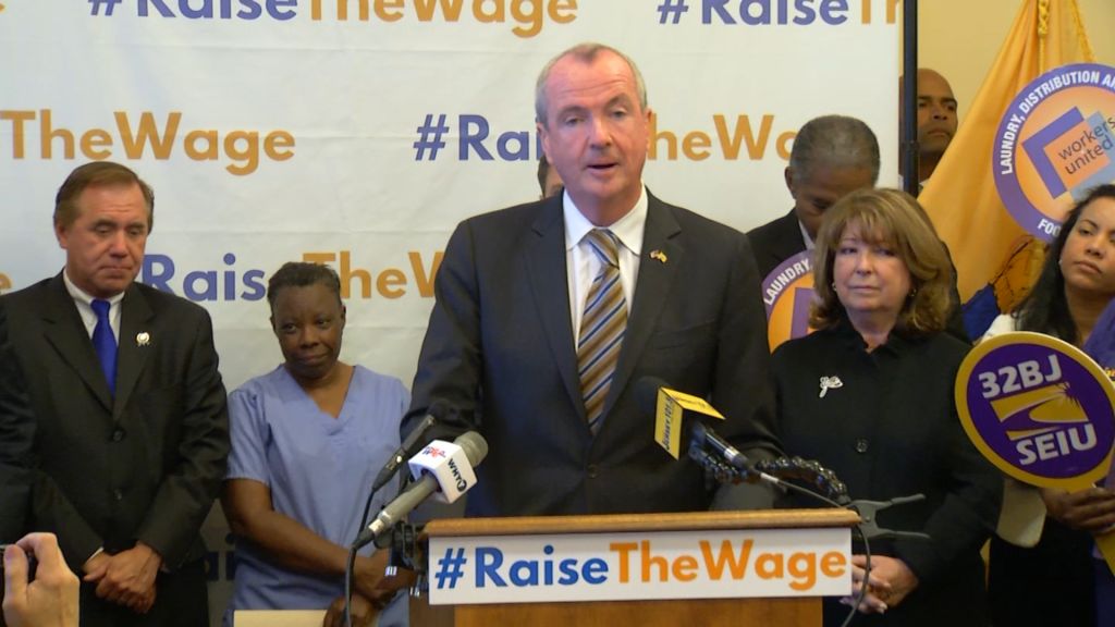 Democratic leaders call for $15 minimum wage