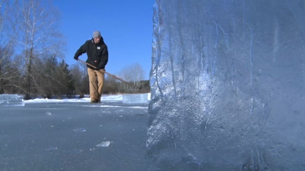 Cold winter weather is good news for Howell Farm ice harvest