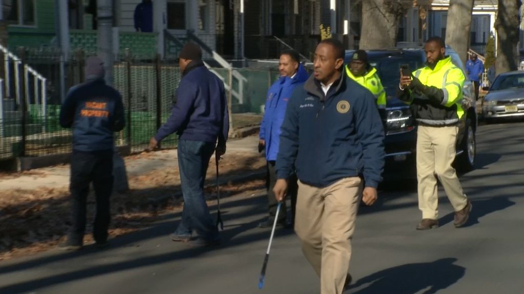 East Orange mayor takes to the streets to clean up the city