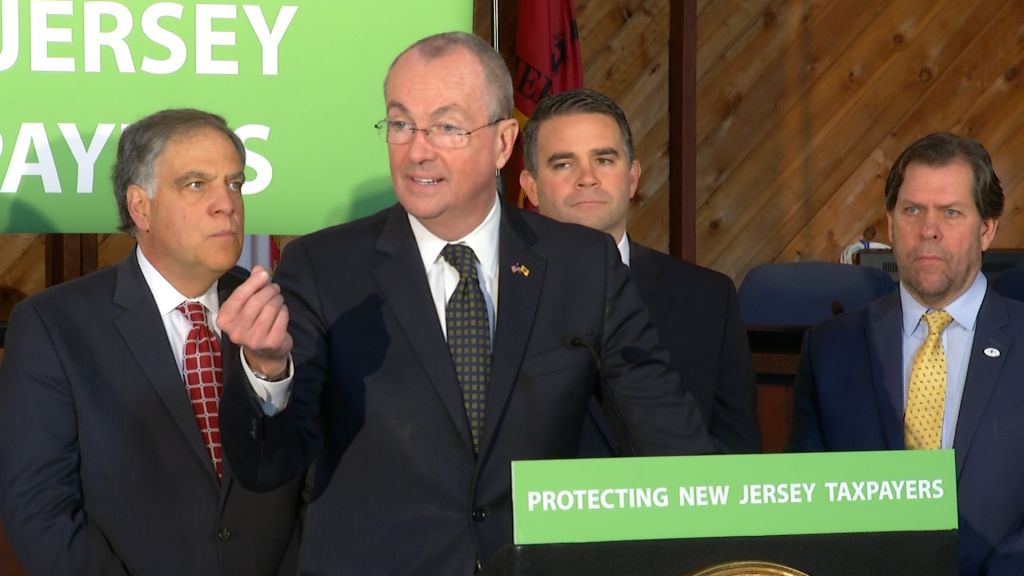 Murphy urges mayors to try tax law loophole